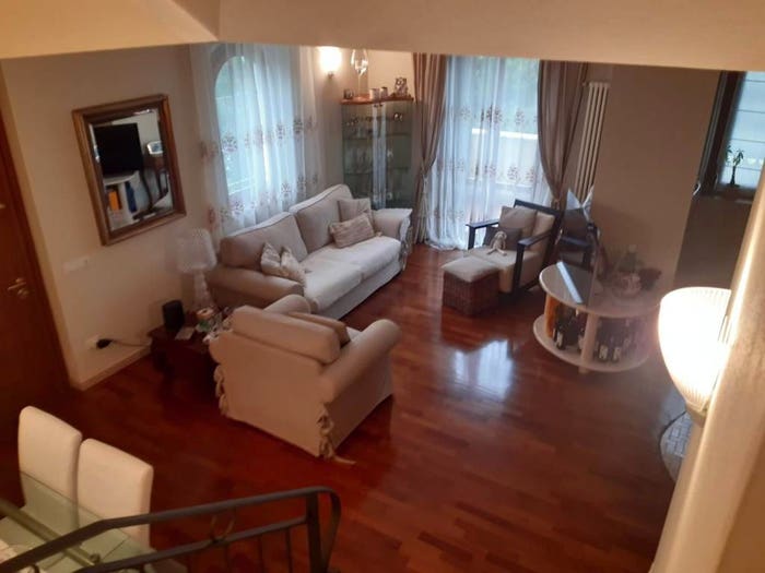Appartamento con 6 locali in vendita in Via Pisa, Marina di Massa Centro, Massa