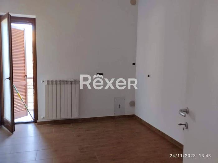 Appartamento trilocale in vendita in Via Guglielmo Marconi, Quadri