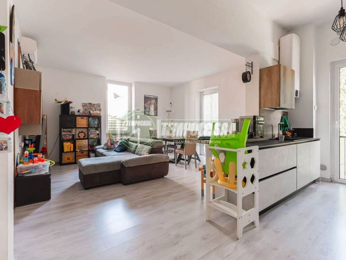 Appartamento trilocale in vendita in Via Rimembranze, Villanova, Bernareggio