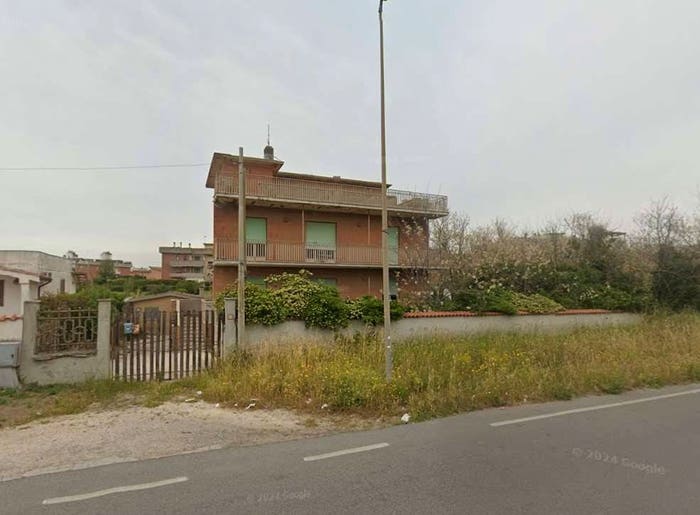 Appartamento trilocale in vendita in Lungomare degli Ardeatini, Marina di Ardea, Ardea