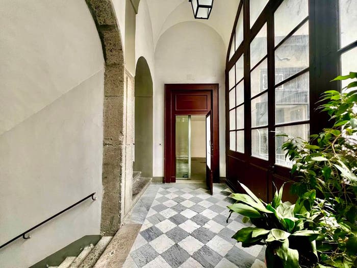 Appartamento con 6 locali in vendita in piazzetta Nilo, Centro Storico, Napoli