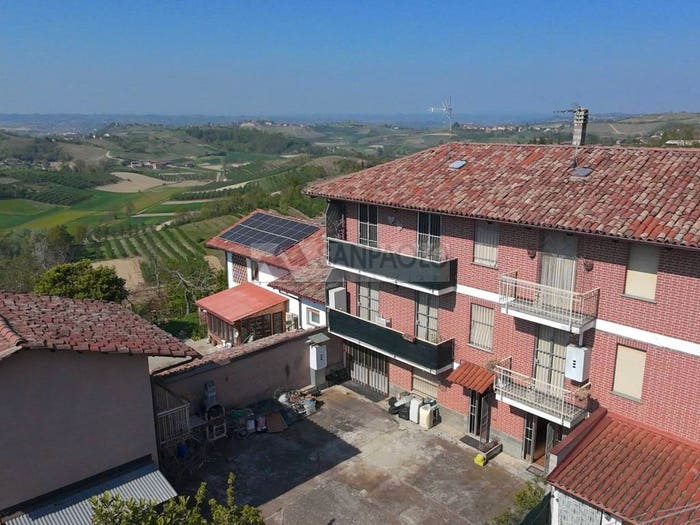 Casa con 6 locali in vendita in Via Craviano, Centro, Govone
