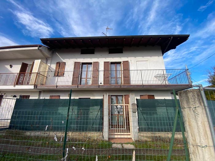 Casa quadrilocale in vendita in Via Roma, Agrate, Agrate Conturbia