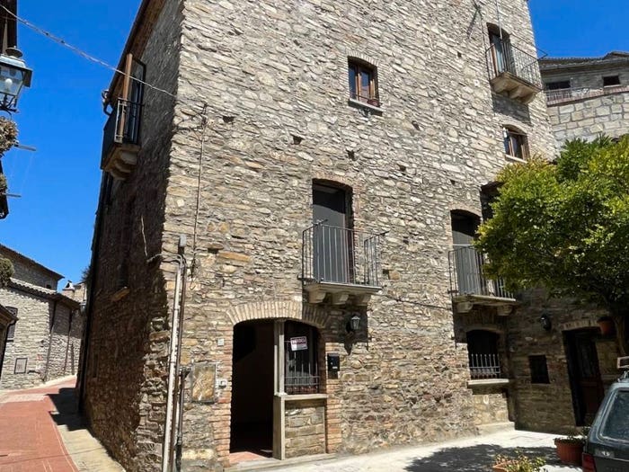 Appartamento con 6 locali in vendita in Guardia Perticara