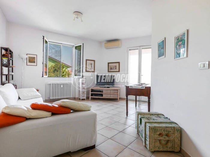 Appartamento trilocale in vendita in Via Val Trompia, Roserio, Milano