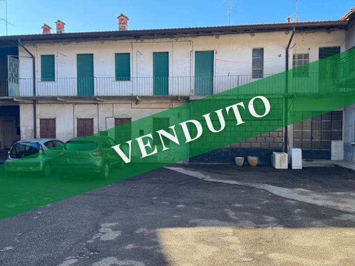 Casa con 6 locali in vendita in Via Carminati Dè Brambilla, Centro, Casatenovo