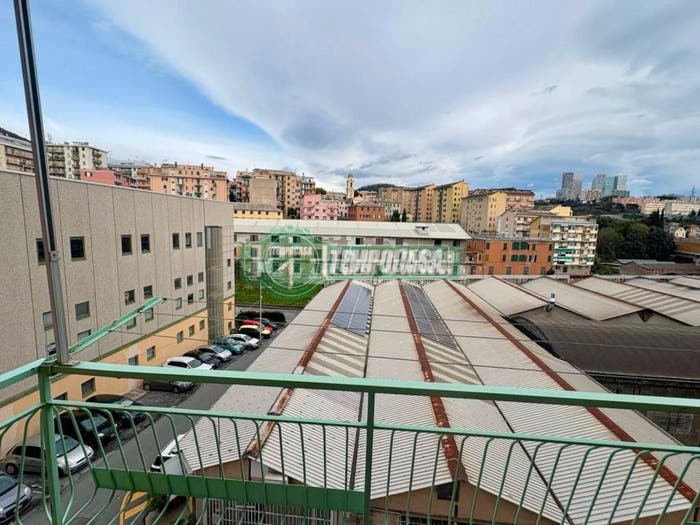 Appartamento quadrilocale in vendita in Via Giovanni Arrivabene, Sestri Ponente, Genova