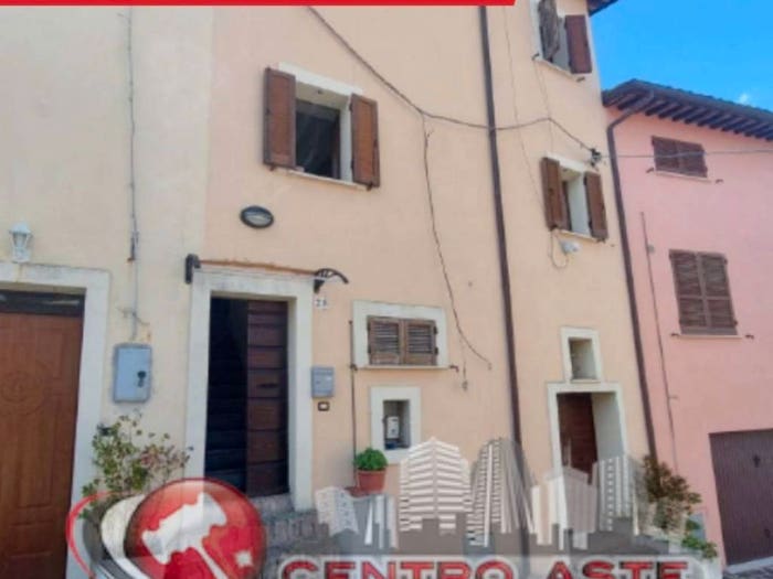 Appartamento trilocale in vendita in Località Colle Colle PG Italia, Gaifana Colle, Nocera Umbra