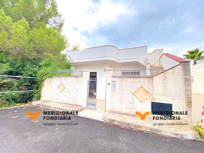 Casa con 6 locali in vendita in Via Giurdignano, Torre Lapillo, Porto Cesareo