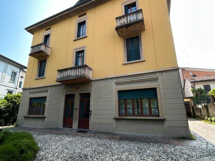 Casa con 6 locali in vendita in Via Carlo Cattaneo, Centro, Cantù