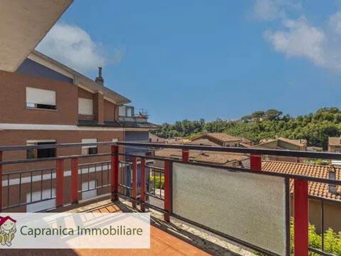 Appartamento con 5 locali in vendita in Via Giuseppe Alberti Nn, Centro, Capranica