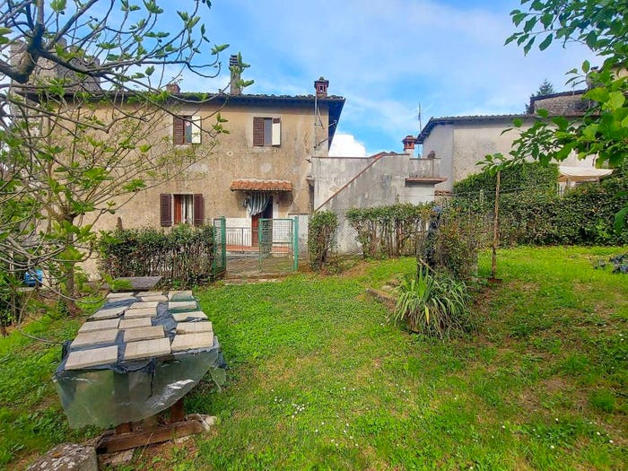 Appartamento con 6 locali in vendita in Pescaglia