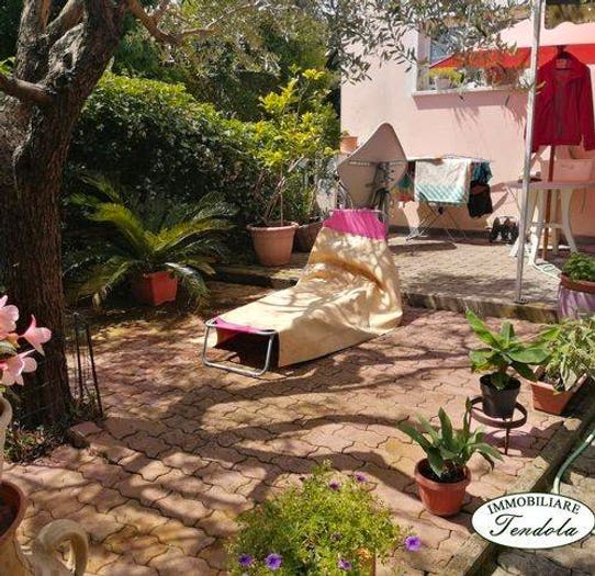 Casa con 6 locali in vendita in Ameglia