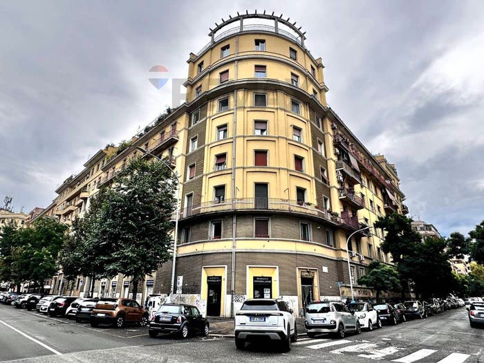 Appartamento quadrilocale in vendita in Circonvallazione Appia, Appio Latino, Roma