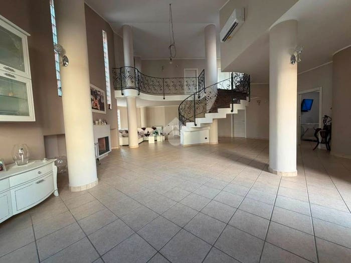 Casa con 5 locali in vendita in Via Vesuvio, San Cipriano d'Aversa