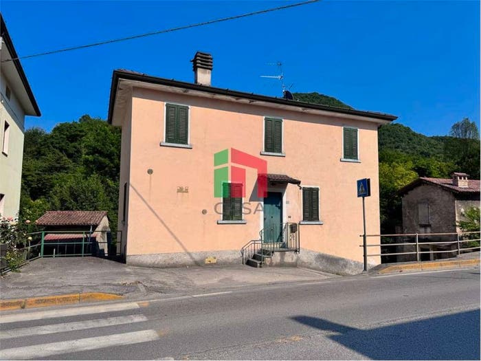 Casa con 6 locali in vendita in Via Brescia, Odolo