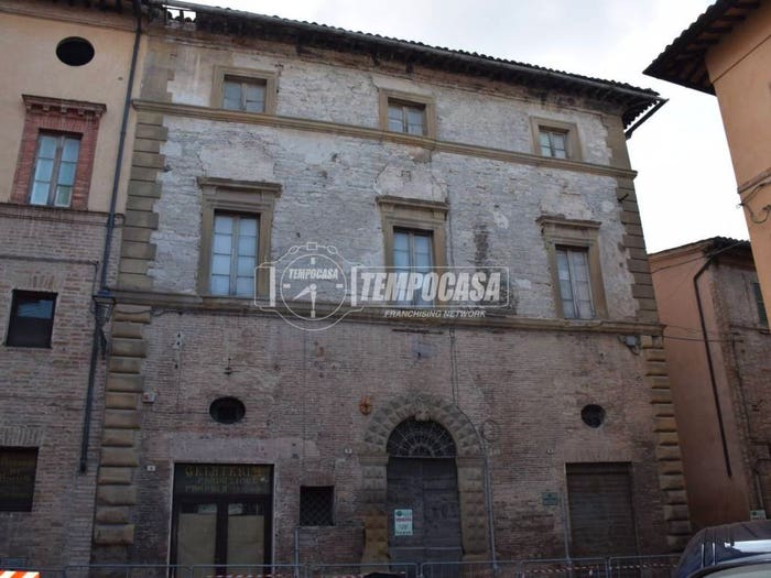 Appartamento con 6 locali in vendita in Via Roma, Centro, Caldarola