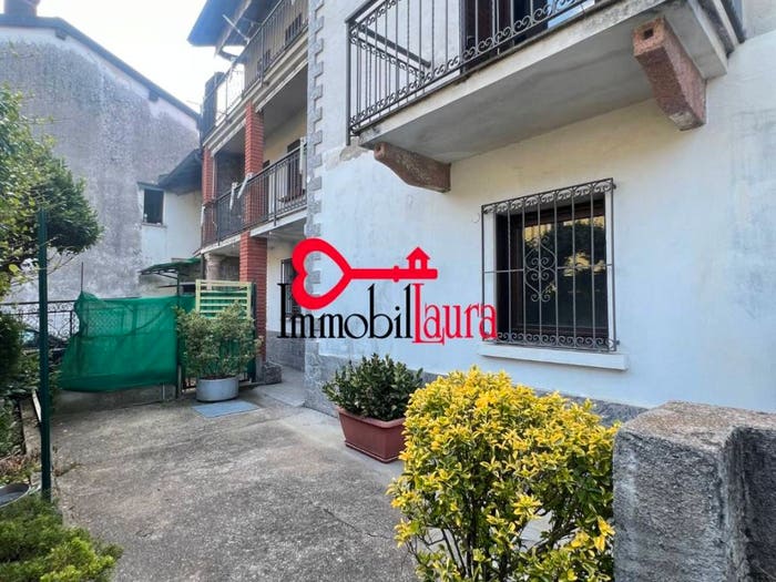 Casa con 5 locali in vendita in Besano