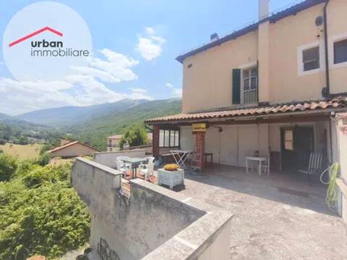 Casa con 6 locali in vendita in Via F Saverio Gualtieri, Collimento, Lucoli