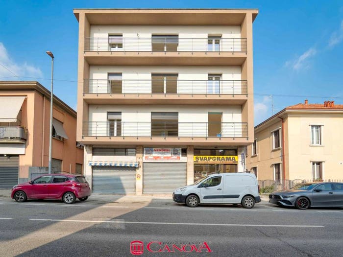 Appartamento trilocale in vendita in Viale Italia, Vighizzolo Cascina Varenna, Cantù