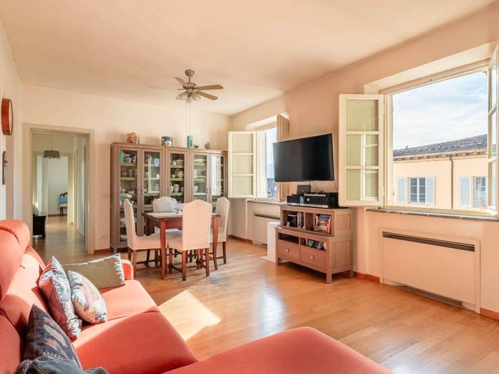 Appartamento con 6 locali in vendita in Piazza Bernardini, Piazza Anfiteatro Torre Guinigi, Lucca