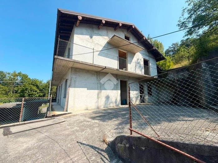 Casa con 6 locali in vendita in Via Caer, Capizzone