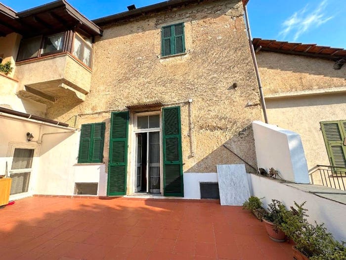 Appartamento con 5 locali in vendita in Via Tornatore, Zuccarello