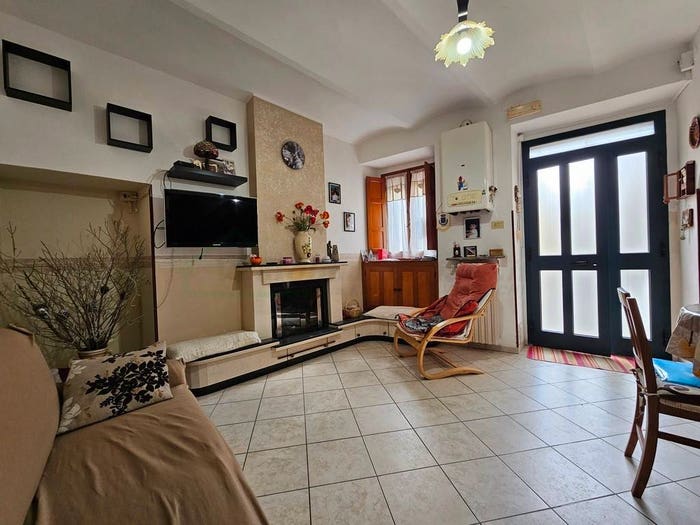 Casa quadrilocale in vendita in Via Roma, Centro, Castelguidone