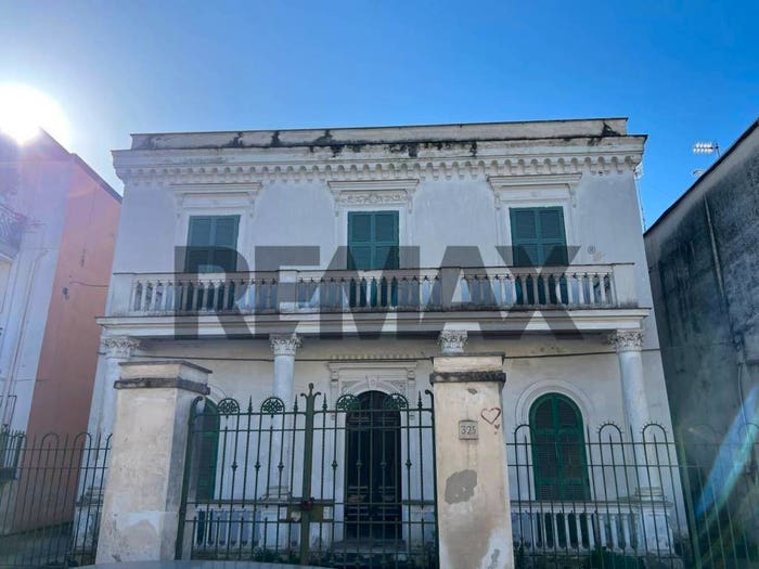 Casa con 6 locali in vendita in Via Emilio Scaglione, Chiaiano, Napoli