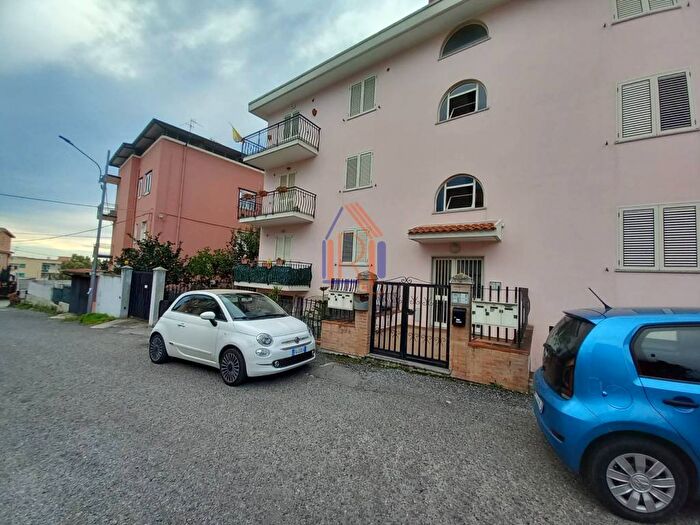 Appartamento quadrilocale in vendita in Via Taranto, Catanzaro Lido, Catanzaro