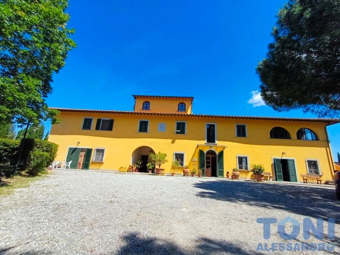 Casa con 6 locali in vendita in Cerreto Guidi