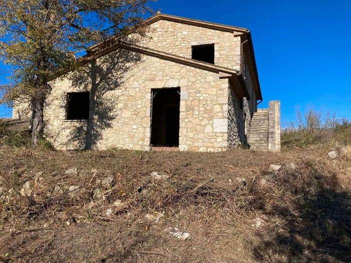 Casa con 6 locali in vendita in Strada Guardea Mezzeria, Guardea