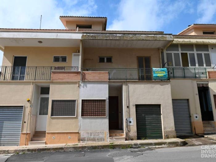 Casa con 6 locali in vendita in Via Ceglie, Cisternino