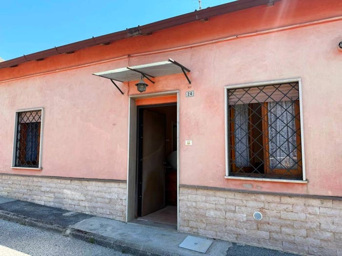 Casa quadrilocale in vendita in Via delle Dolomiti, San Pelino, Avezzano