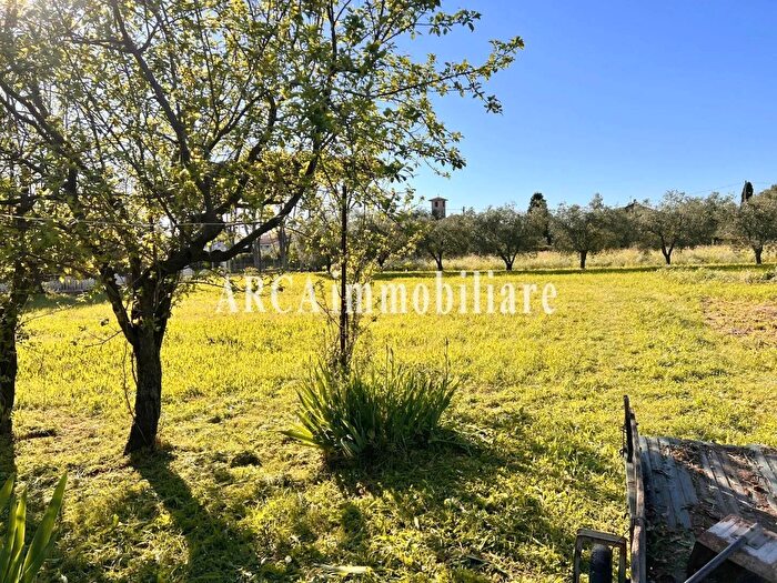 Casa con 6 locali in vendita in Forte Dei Marmi
