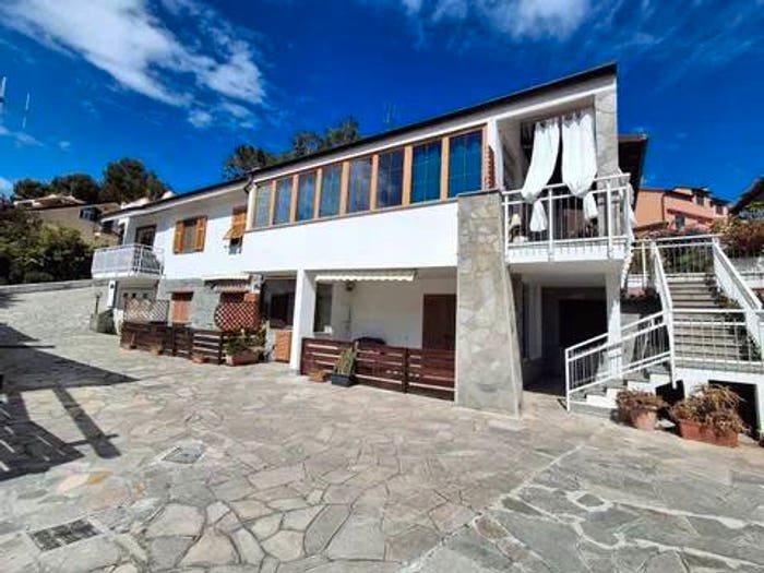 Appartamento con 5 locali in vendita in Via San Damiano No Number, Marina Di Andora, Andora