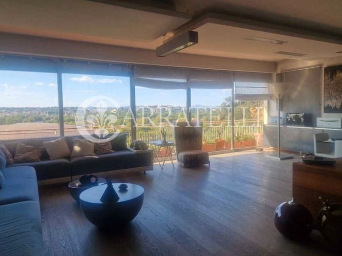 Appartamento con 6 locali in vendita in Via Archimede, Euclide, Roma