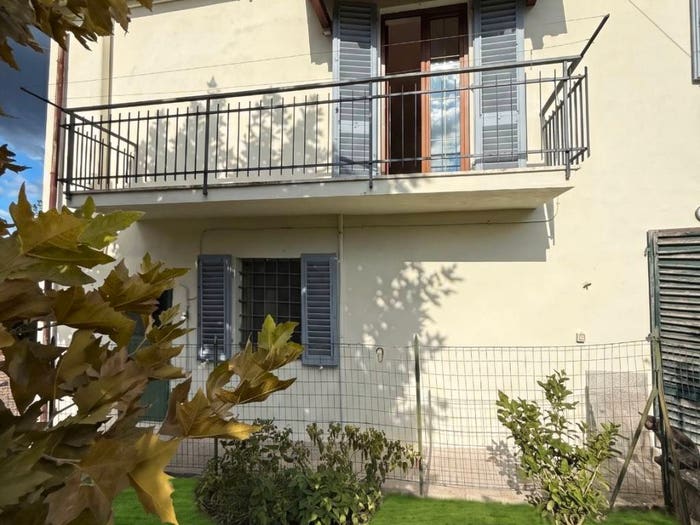 Casa trilocale in vendita in Località Il Pirio, Bucine