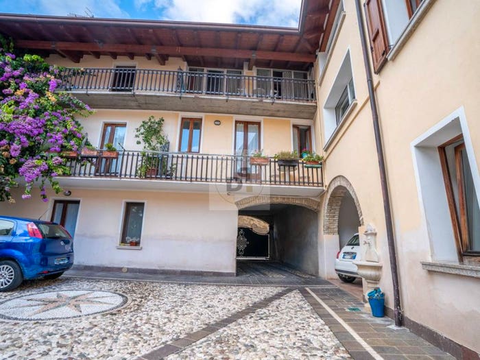 Appartamento bilocale in vendita in vicolo del pozzo, Solarolo, Manerba del Garda