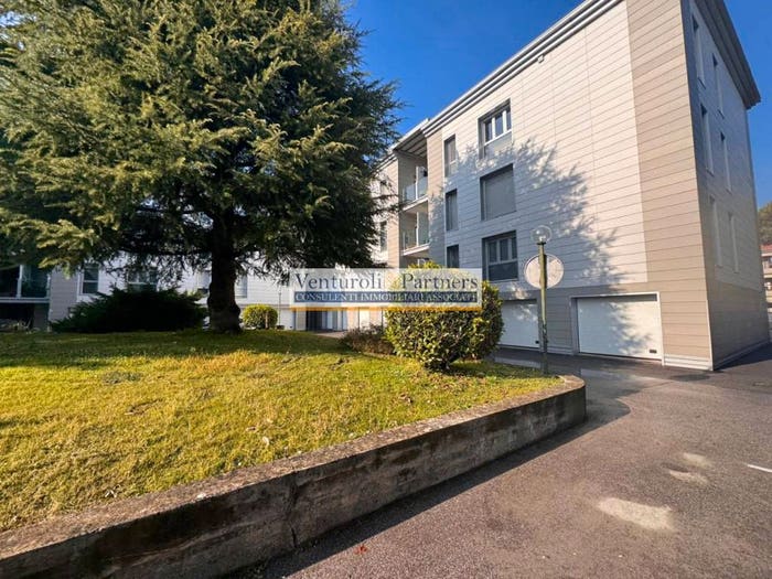 Appartamento con 6 locali in vendita in Via Ugo Foscolo, Rivoltella, Desenzano del Garda