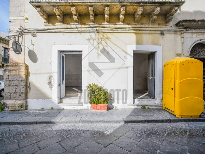 Appartamento quadrilocale in vendita in Via Principe Umberto, Centro, Noto