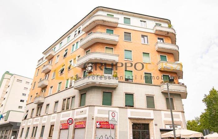 Appartamento trilocale in vendita in Corso Lodi, Corvetto, Milano