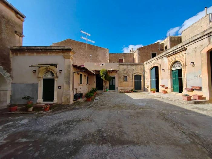 Casa con 6 locali in vendita in Piazza Teatro, Centro, Avola