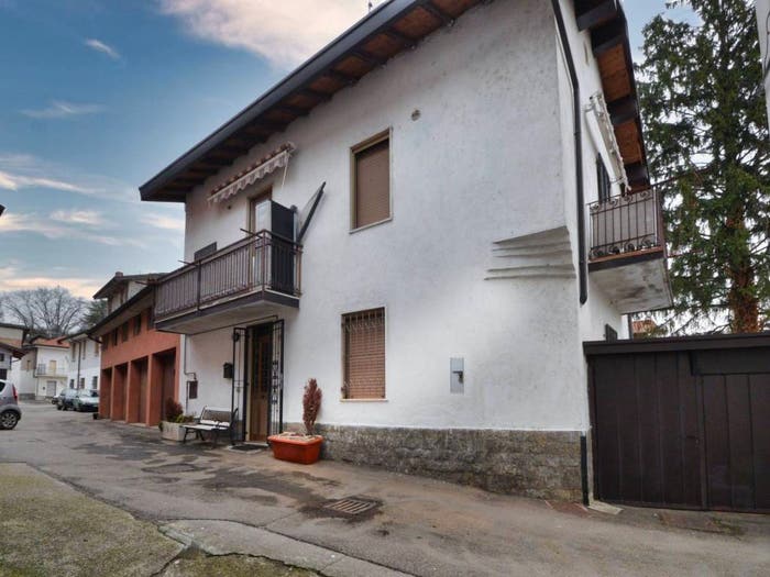 Casa trilocale in vendita in Vicolo Tassetti, Locate Varesino