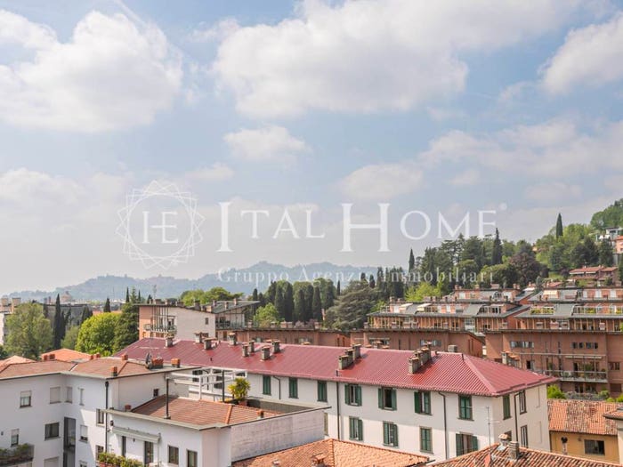 Casa trilocale in vendita in Via Silvio Pelico, Redona, Bergamo
