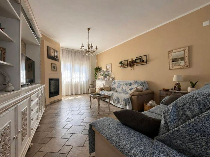 Casa con 6 locali in vendita in Via santa marta, Bollengo