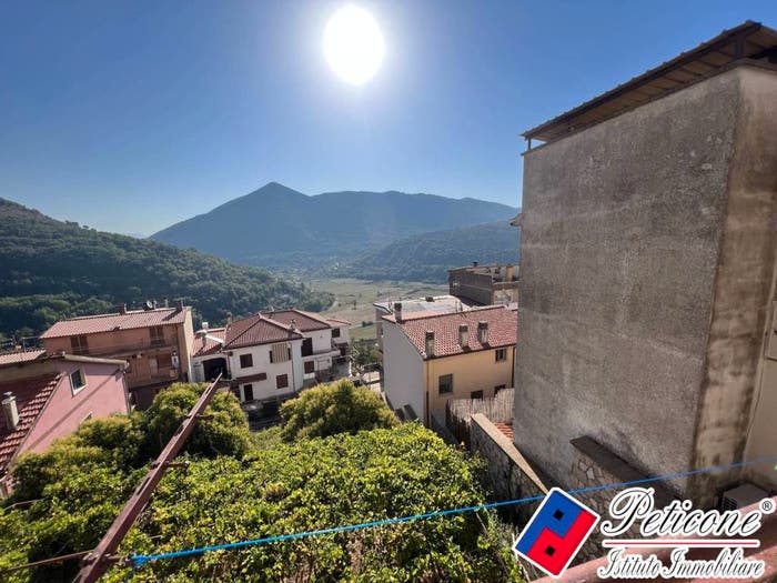 Appartamento quadrilocale in vendita in Via lago, Centro, Lenola