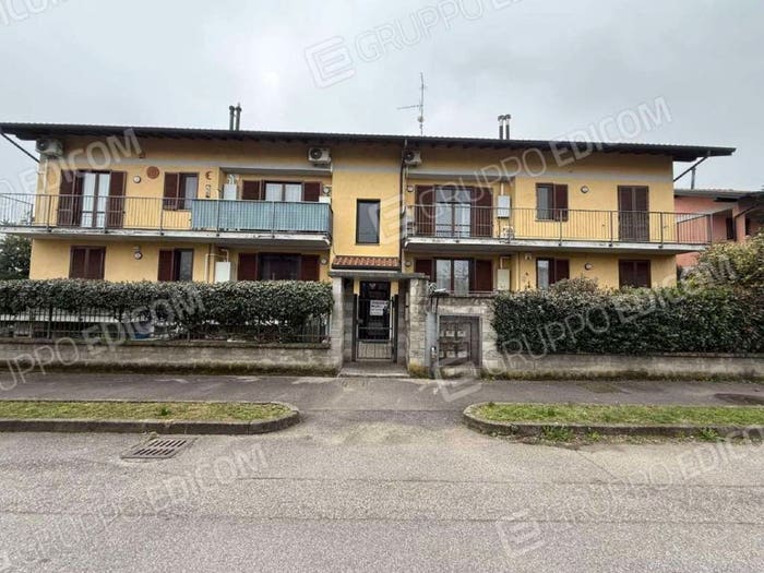 Appartamento trilocale in vendita in Via treves, Castano Primo