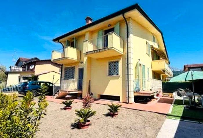 Casa con 6 locali in vendita in Via Flavio Torello Baracchini, Zona Industriale, Massa