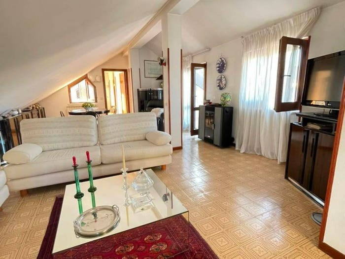 Appartamento con 6 locali in vendita in Via Alessandro Fleming, Centro, Artena